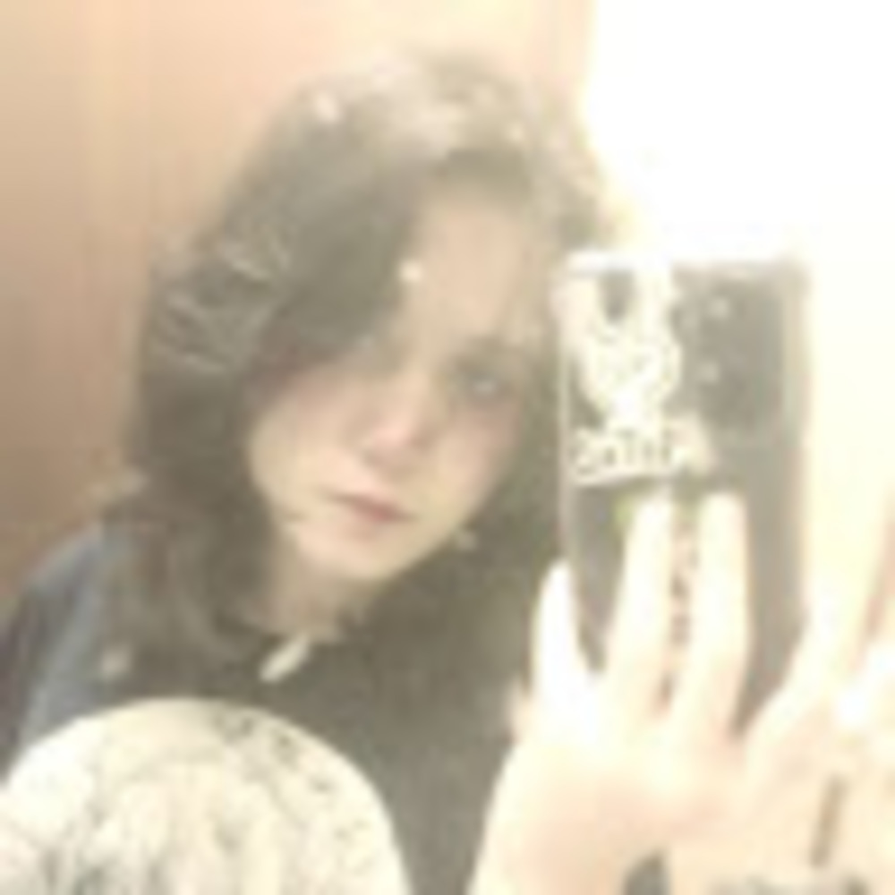 Meet your Posher, Adelina